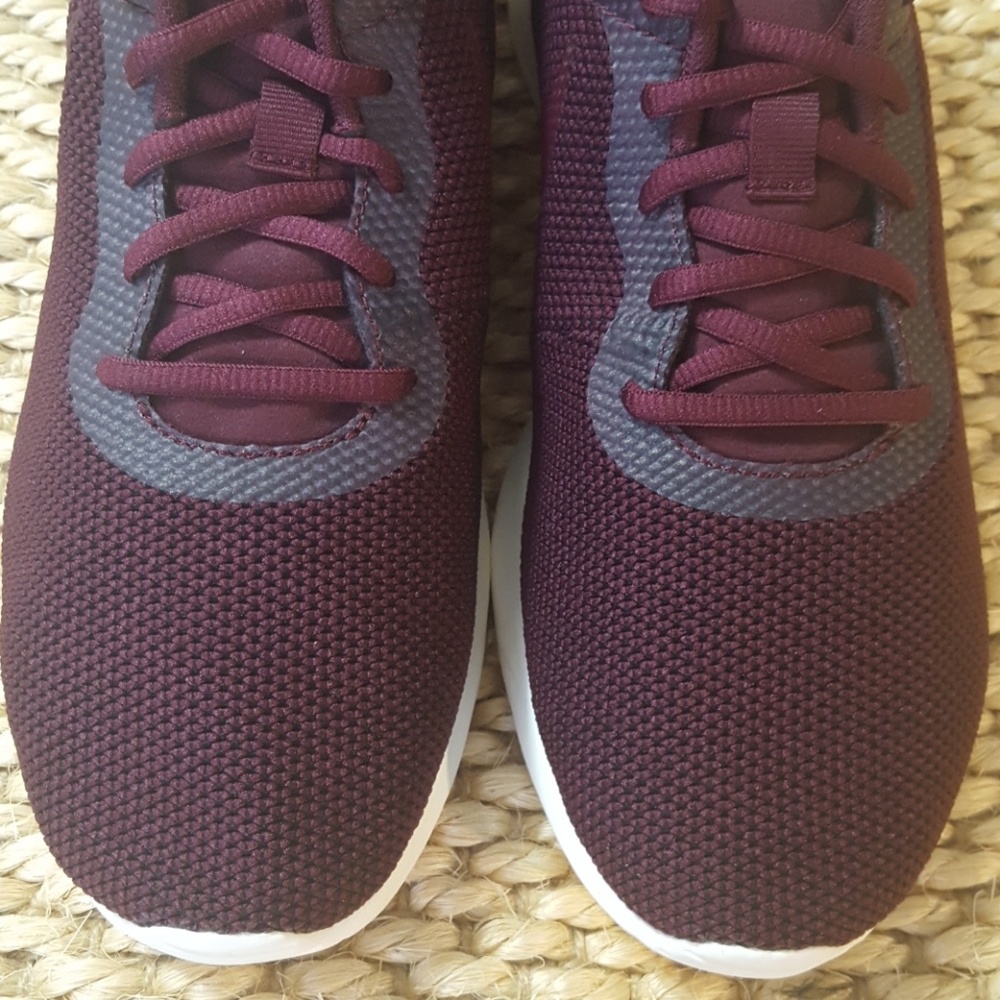 Nike Running Shoes - Picture 2 of 6